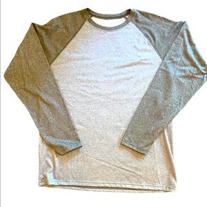 Men’s medium Columbia Omni-Wick long sleeve shirt.